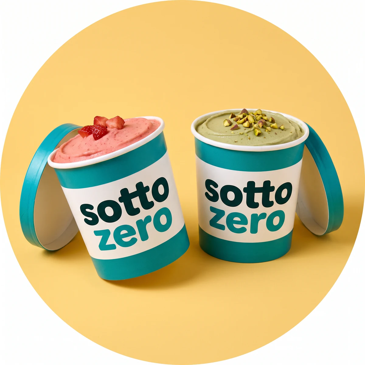Due vaschette di gelato Sotto Zero, fragola e pistacchio